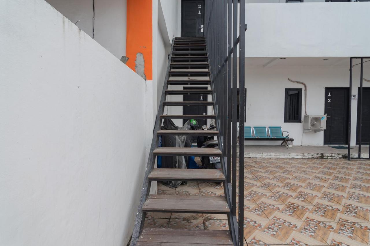 Reddoorz At Sani Guest House Balikpapan Dış mekan fotoğraf